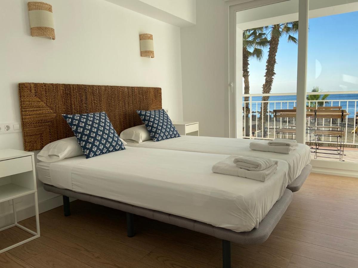 Malagueta Beach Front Mediterranean Apartment Málaga Exterior foto